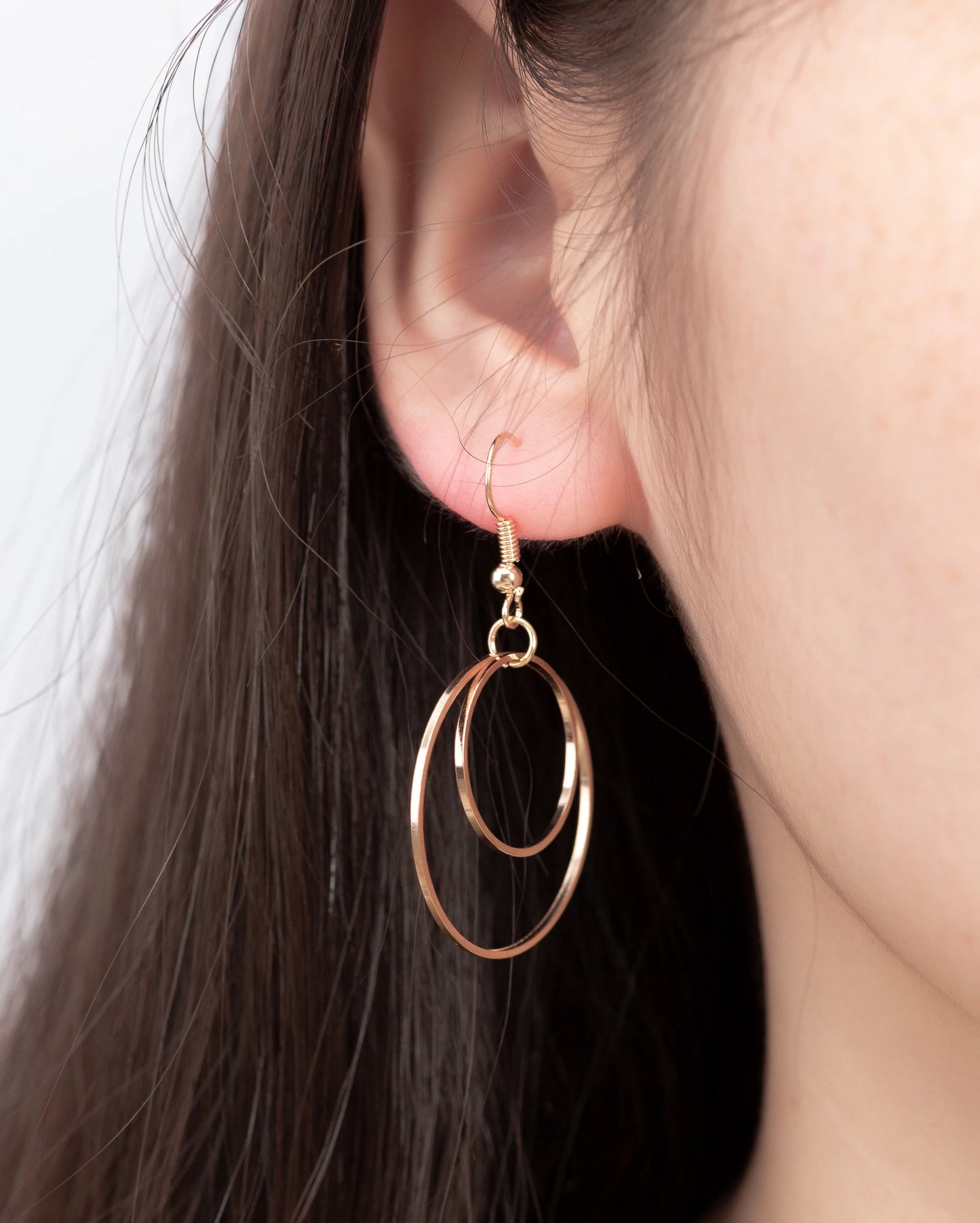 Pendientes de Corazón Geométrico Hueco en Oro para Mujer - Joyería de Amor, Regalos Elegantes