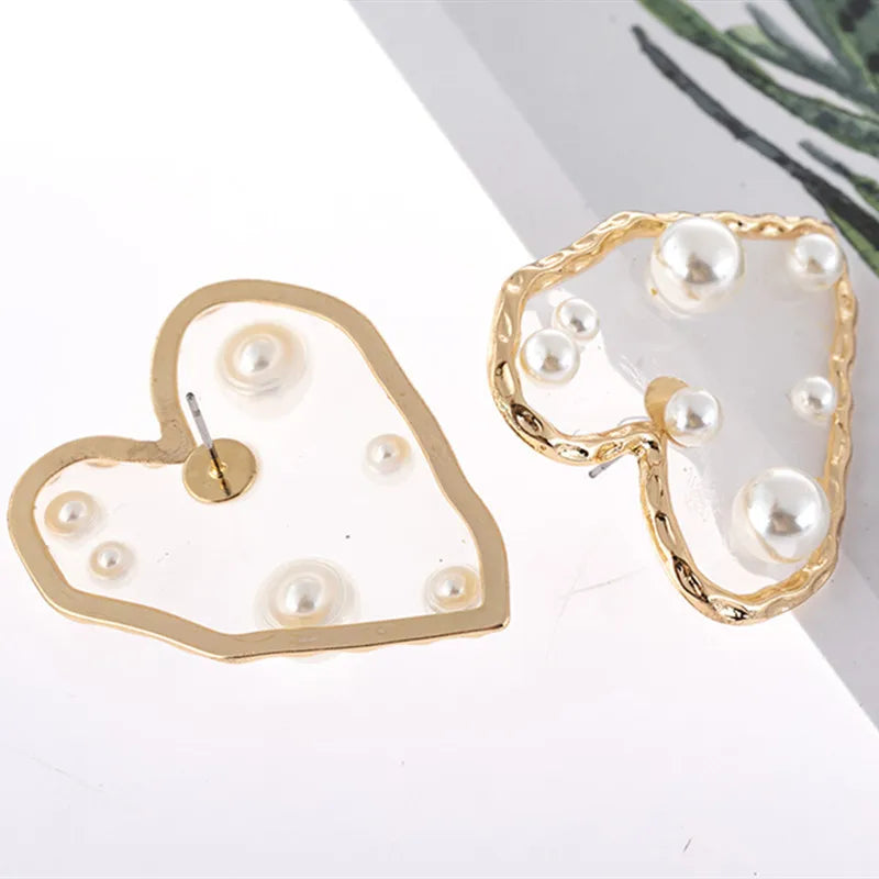 Pendientes de Corazón Geométrico Hueco en Oro para Mujer - Joyería de Amor, Regalos Elegantes