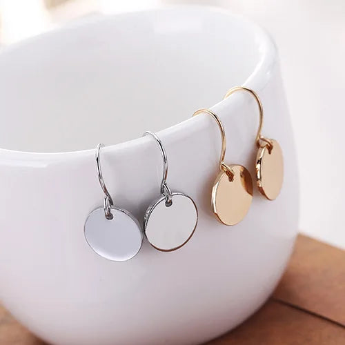 Pendientes de Corazón Geométrico Hueco en Oro para Mujer - Joyería de Amor, Regalos Elegantes