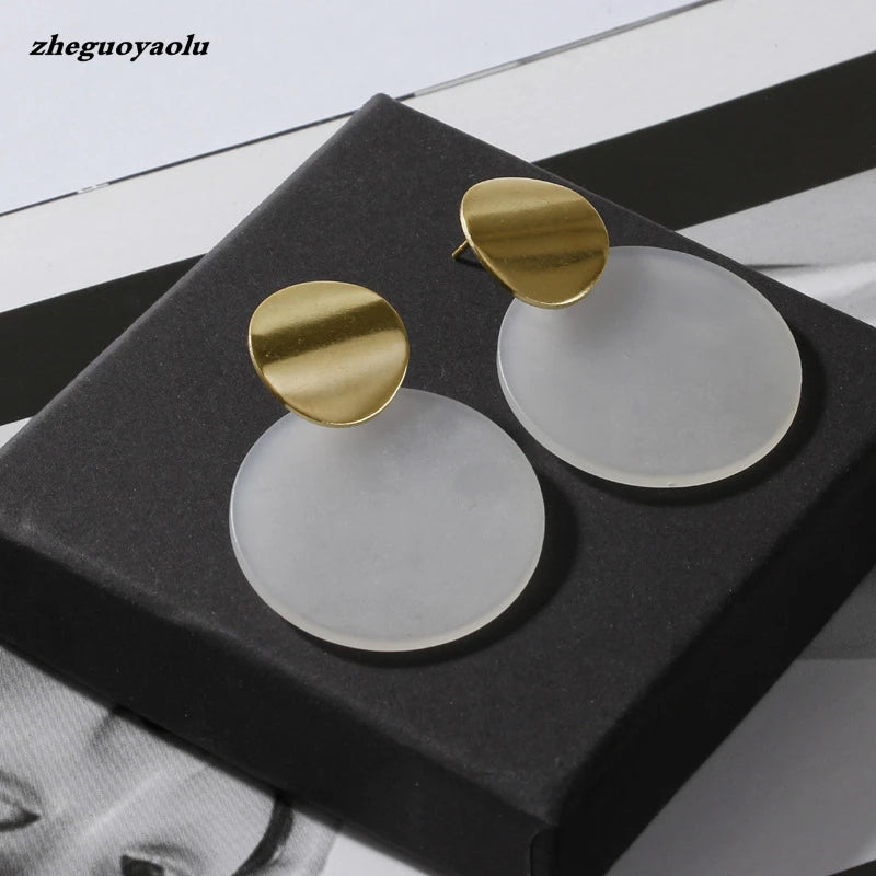 Pendientes de Corazón Geométrico Hueco en Oro para Mujer - Joyería de Amor, Regalos Elegantes