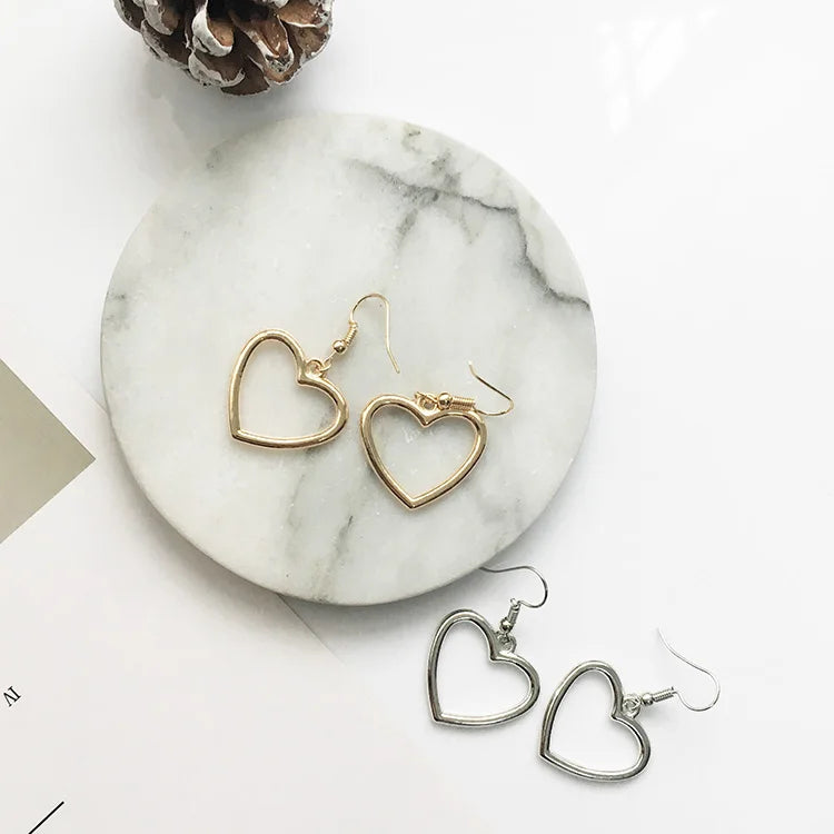 Pendientes de Corazón Geométrico Hueco en Oro para Mujer - Joyería de Amor, Regalos Elegantes